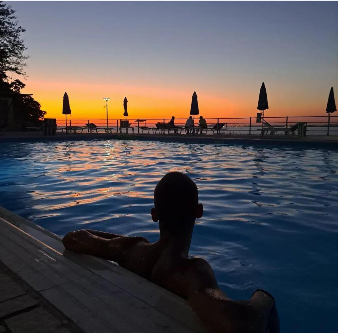Artemis Beach House วญอเรอ ภายนอก รูปภาพ