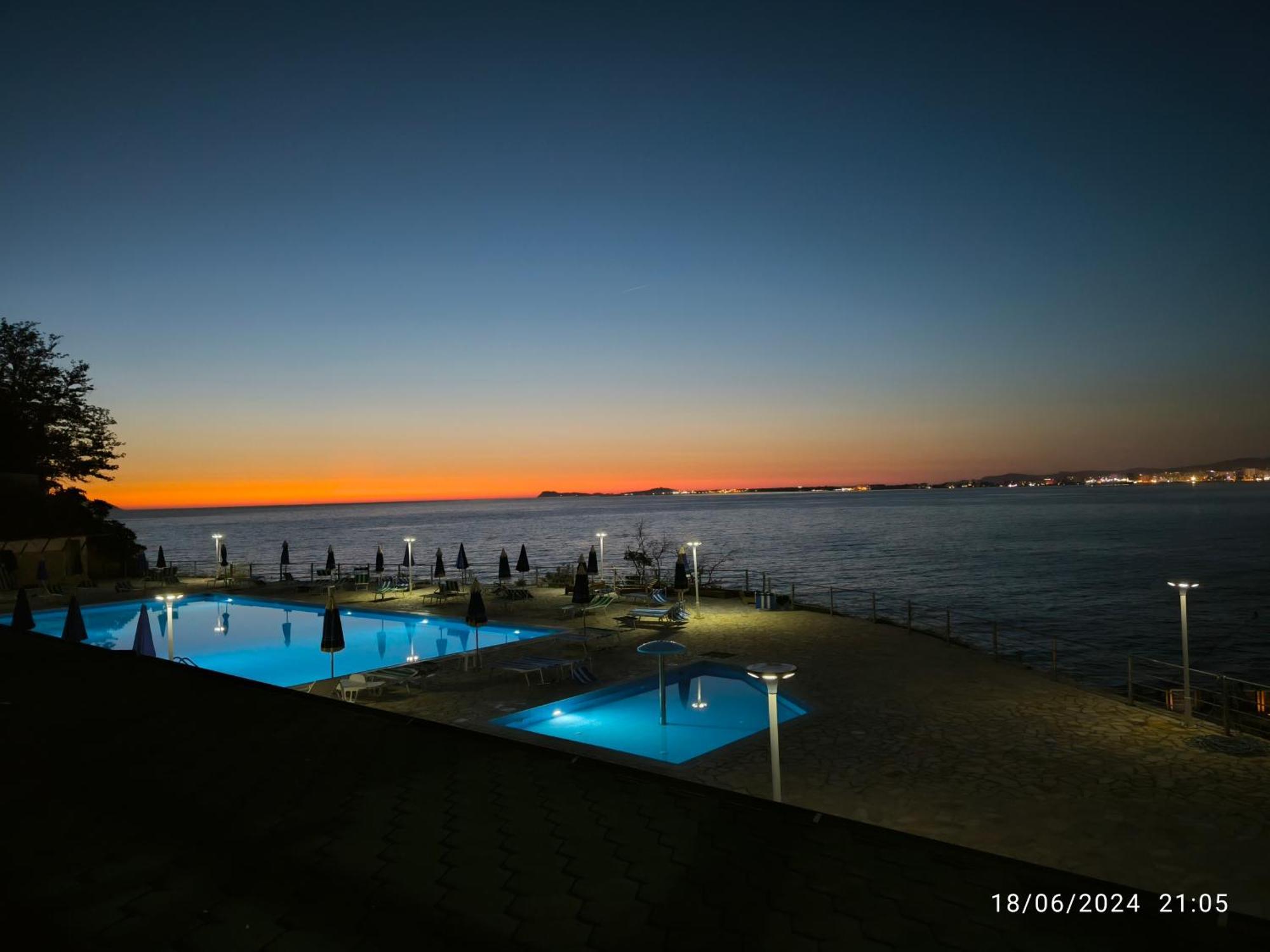 Artemis Beach House วญอเรอ ภายนอก รูปภาพ